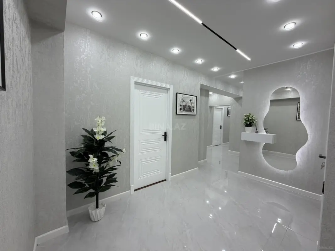 Satılır 3 otaqlı mənzil 110 m²