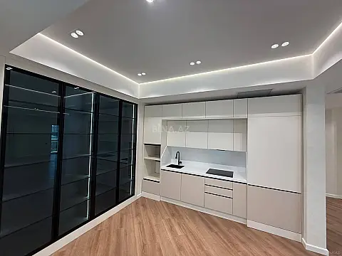 Satılır 3 otaqlı mənzil 148 m² — Bakı 3 otaq 148.00 m²
