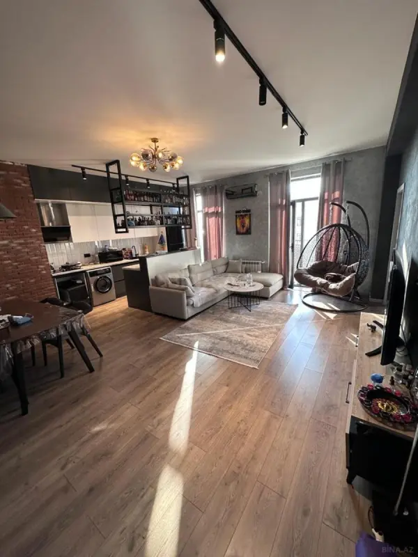 Satılır 2 otaqlı mənzil 93 m²