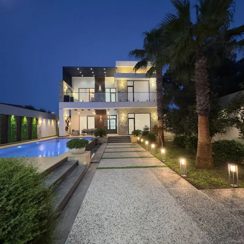 Satılır 5 otaqlı həyət evi 300 m²