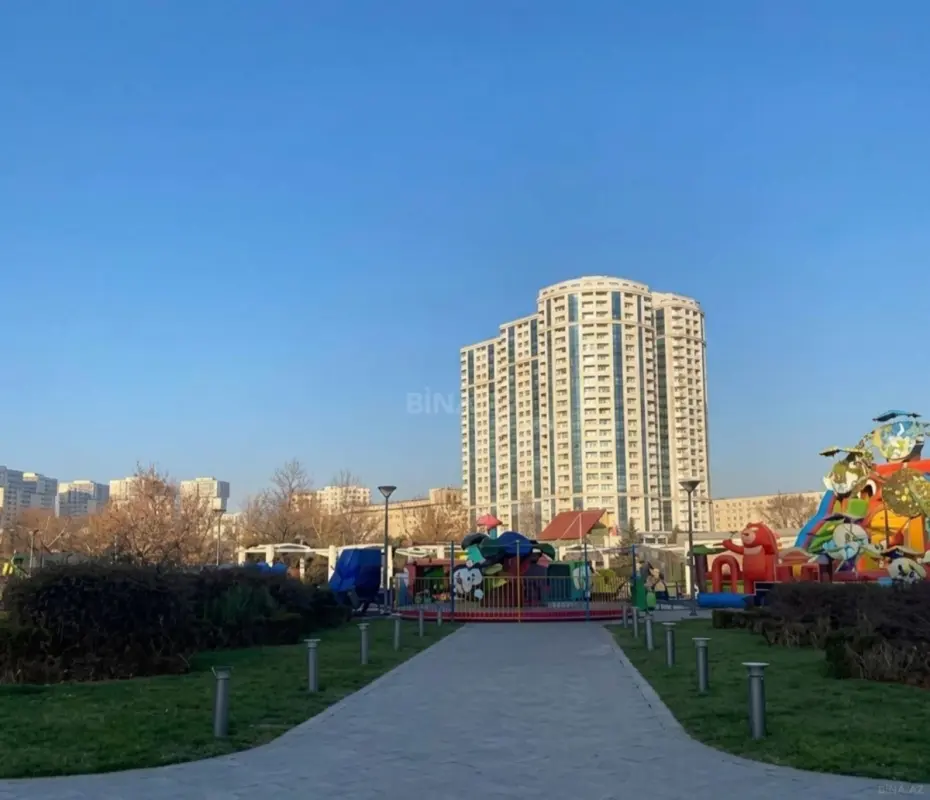 Kirayə verilir 3 otaqlı ofis 126 m²