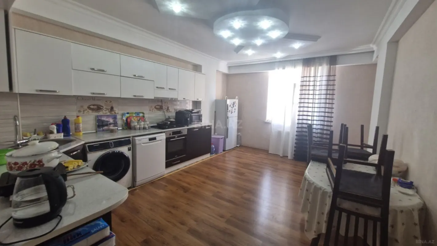 Satılır 3 otaqlı mənzil 114 m²