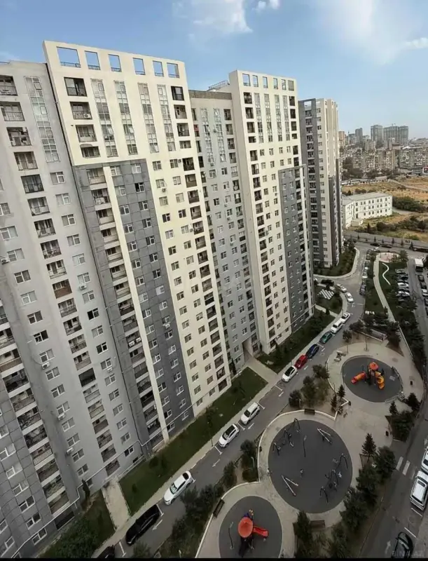 Satılır 3 otaqlı mənzil 110 m²
