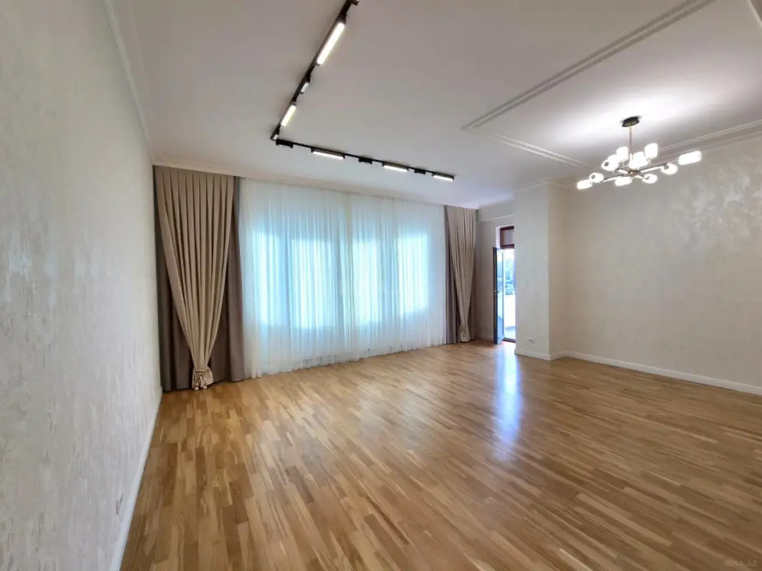 Satılır 3 otaqlı mənzil 153 m²