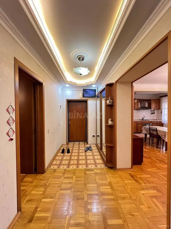 Satılır 4 otaqlı mənzil 100 m²