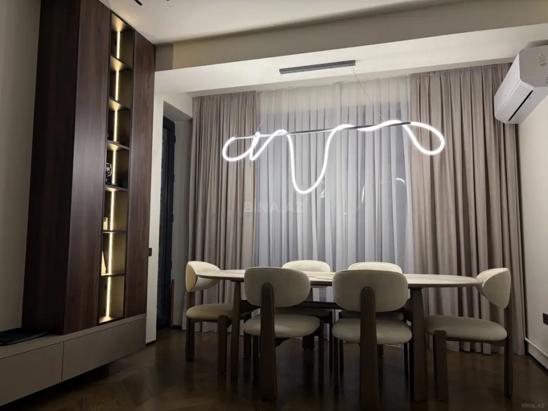 Satılır 3 otaqlı mənzil 125 m²