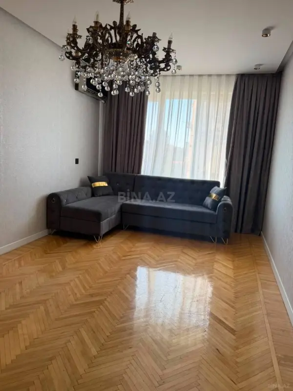 Satılır 3 otaqlı mənzil 82 m²
