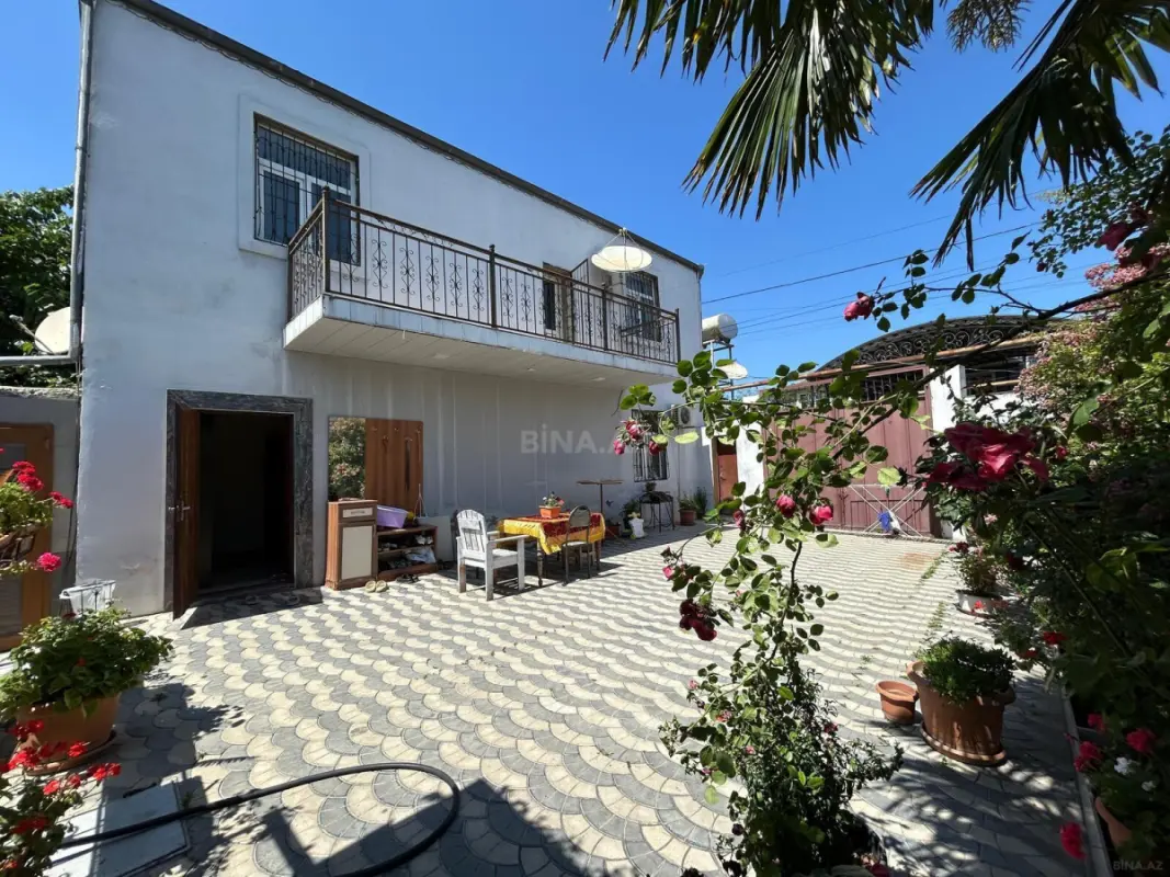 Satılır 4 otaqlı həyət evi 250 m²