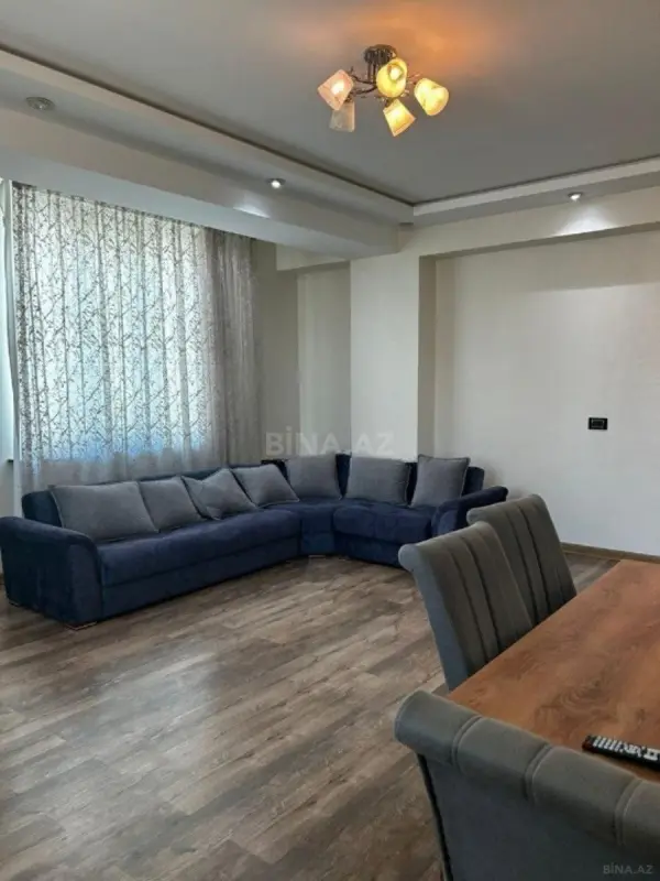 Kirayə verilir 3 otaqlı mənzil 130 m²