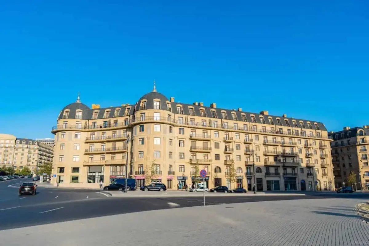 Kirayə verilir 3 otaqlı mənzil 104 m²