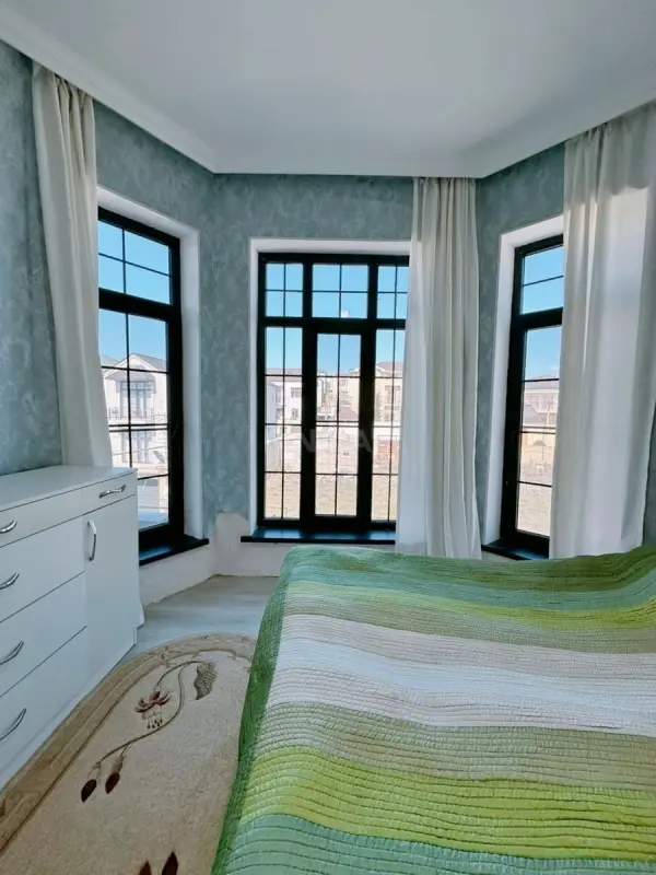 Satılır 4 otaqlı həyət evi 190 m²