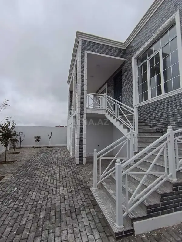 Satılır 6 otaqlı həyət evi 227 m²