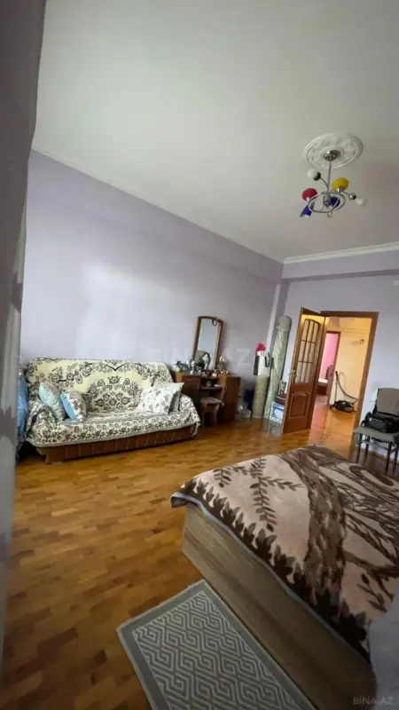 Satılır 3 otaqlı mənzil 130 m²