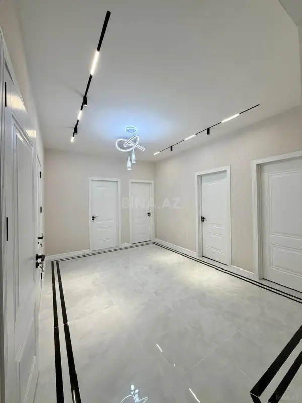 Satılır 3 otaqlı mənzil 122 m²