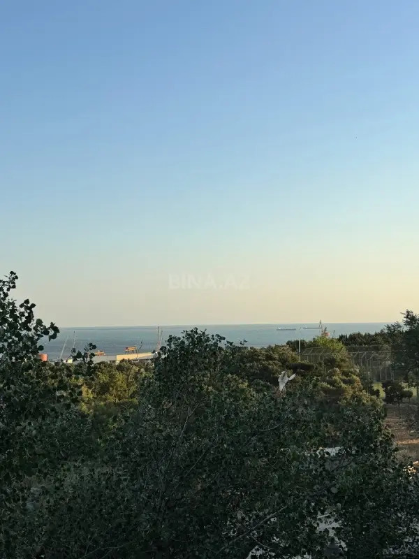 Satılır 3 otaqlı mənzil 180 m²