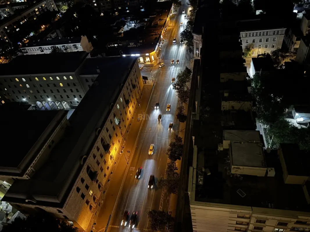 Kirayə verilir 4 otaqlı mənzil 235 m²