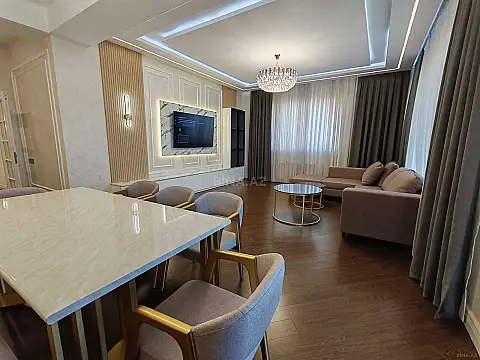 Kirayə verilir 3 otaqlı mənzil 150 m² — Bakı 3 otaq 150.00 m²
