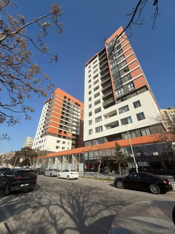 Satılır 3 otaqlı mənzil 118 m²