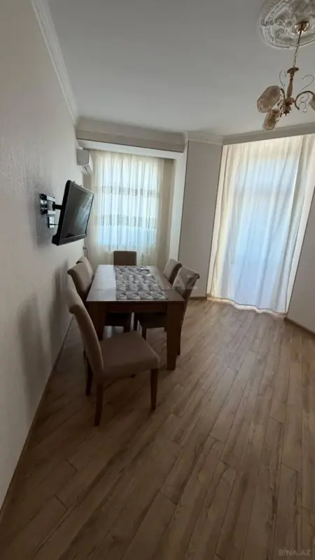 Kirayə verilir 2 otaqlı mənzil 90 m²