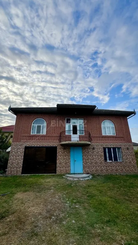 Kirayə verilir 6 otaqlı həyət evi 220 m²