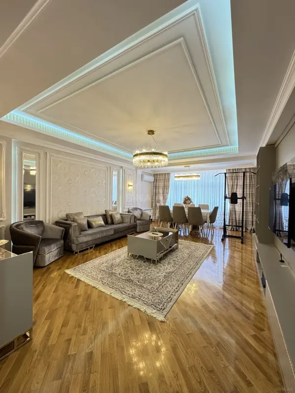 Satılır 4 otaqlı mənzil 152 m²