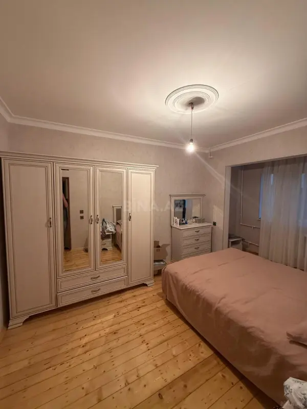 Satılır 5 otaqlı mənzil 115 m²