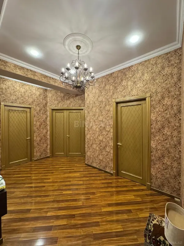 Satılır 3 otaqlı mənzil 125 m²