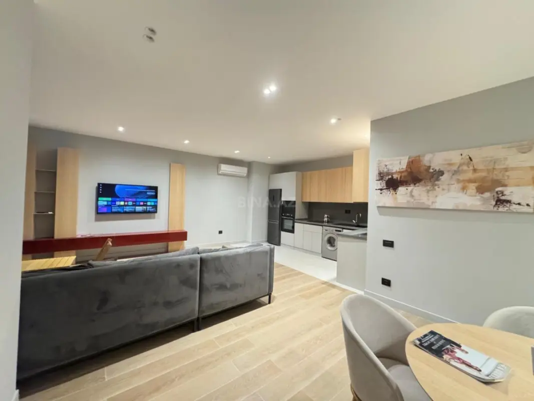 Satılır 2 otaqlı mənzil 102 m²