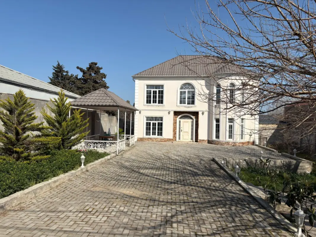 Satılır 5 otaqlı həyət evi 160 m²