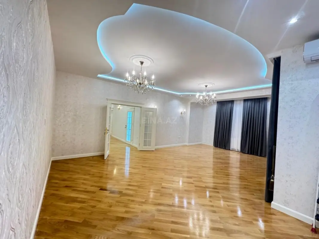 Satılır 4 otaqlı mənzil 156 m²