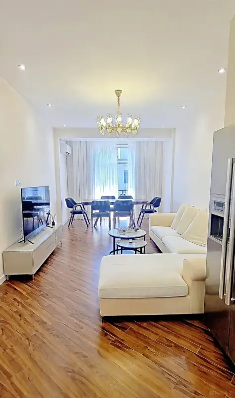 Kirayə verilir 2 otaqlı mənzil 80 m²
