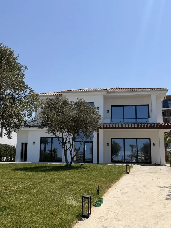 Satılır 5 otaqlı həyət evi 500 m²