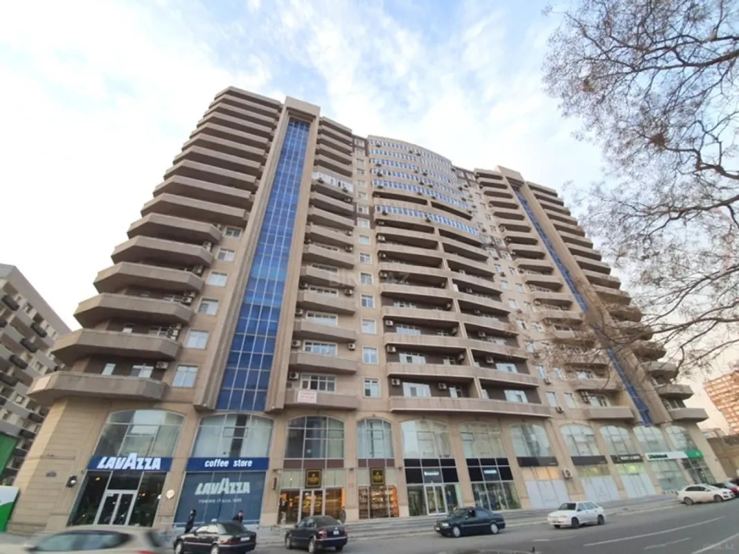 Kirayə verilir 20 otaqlı ofis 1000 m²