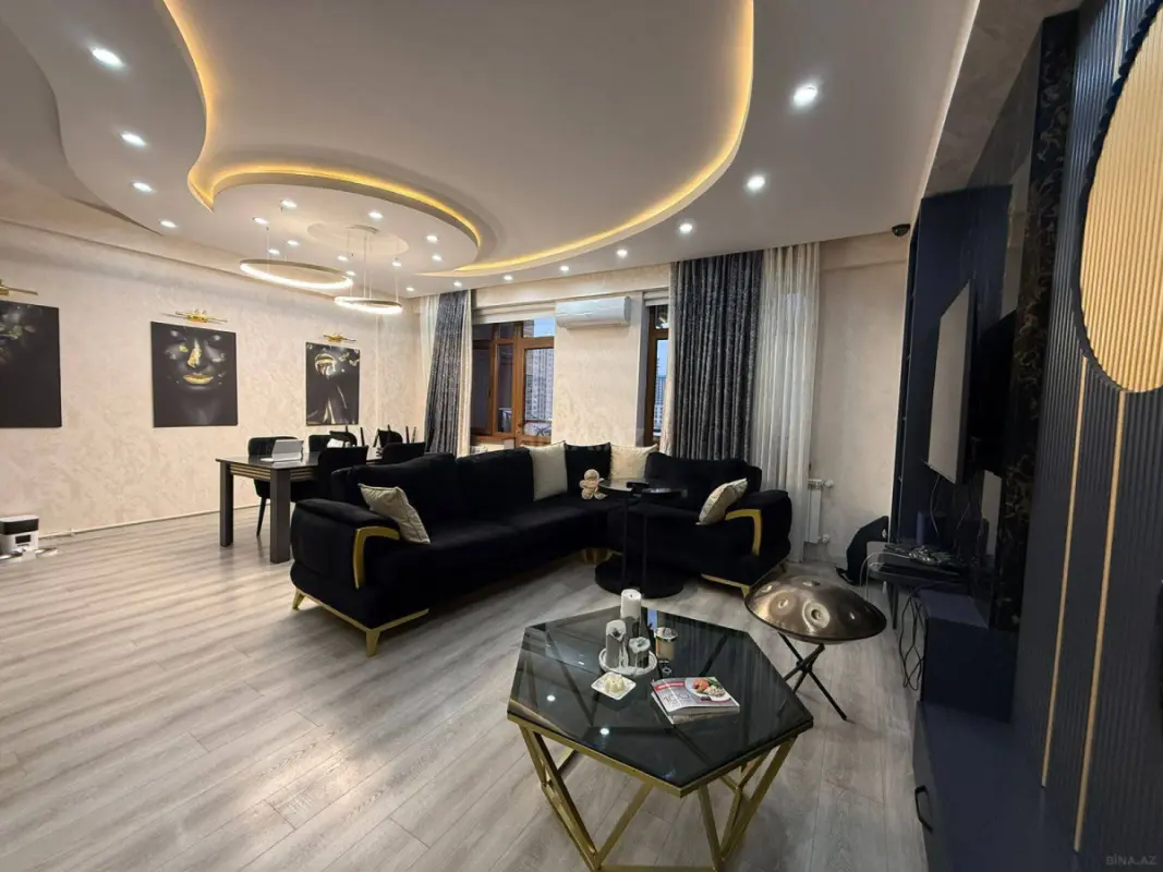 Satılır 2 otaqlı mənzil 128 m²