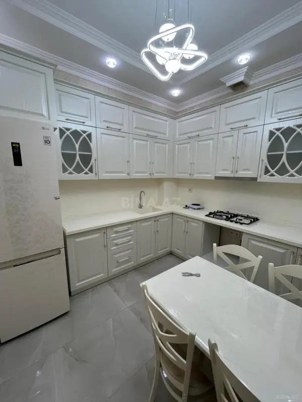 Kirayə verilir 3 otaqlı mənzil 100 m²