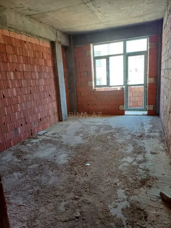 Satılır 2 otaqlı mənzil 83 m²
