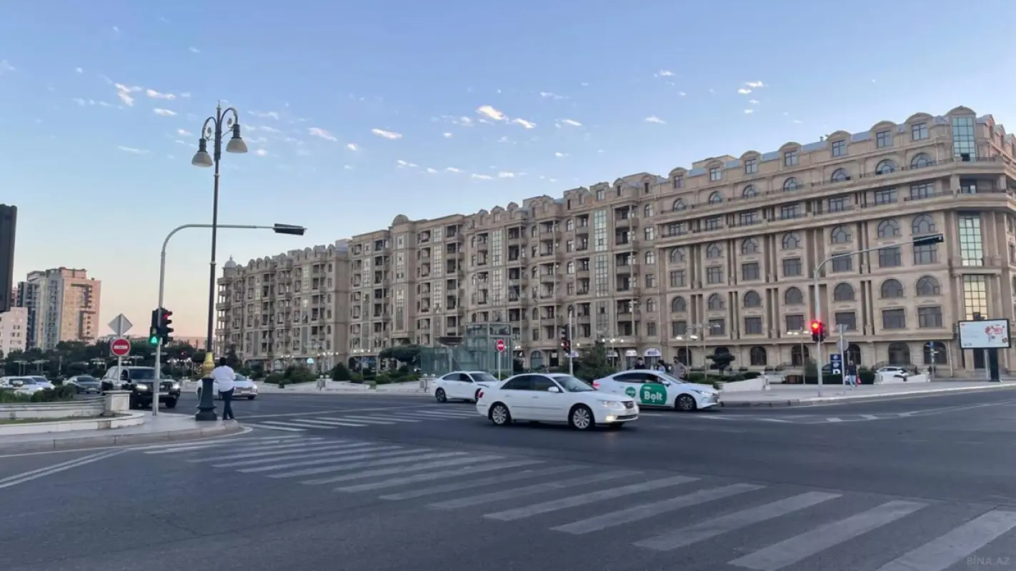 Kirayə verilir 2 otaqlı mənzil 90 m²
