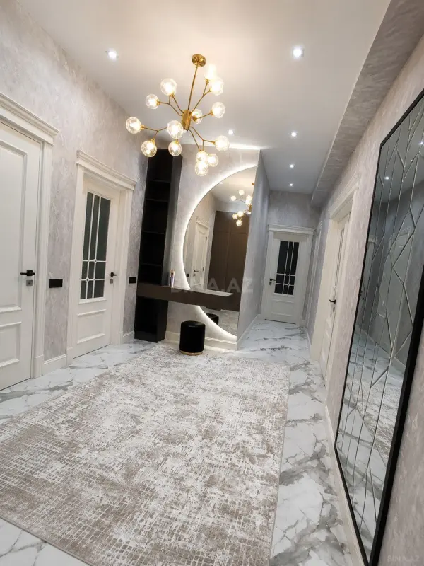 Satılır 3 otaqlı mənzil 118 m²