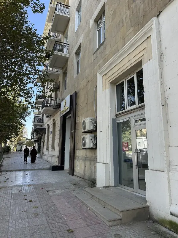 Satılır obyekt 100 m²