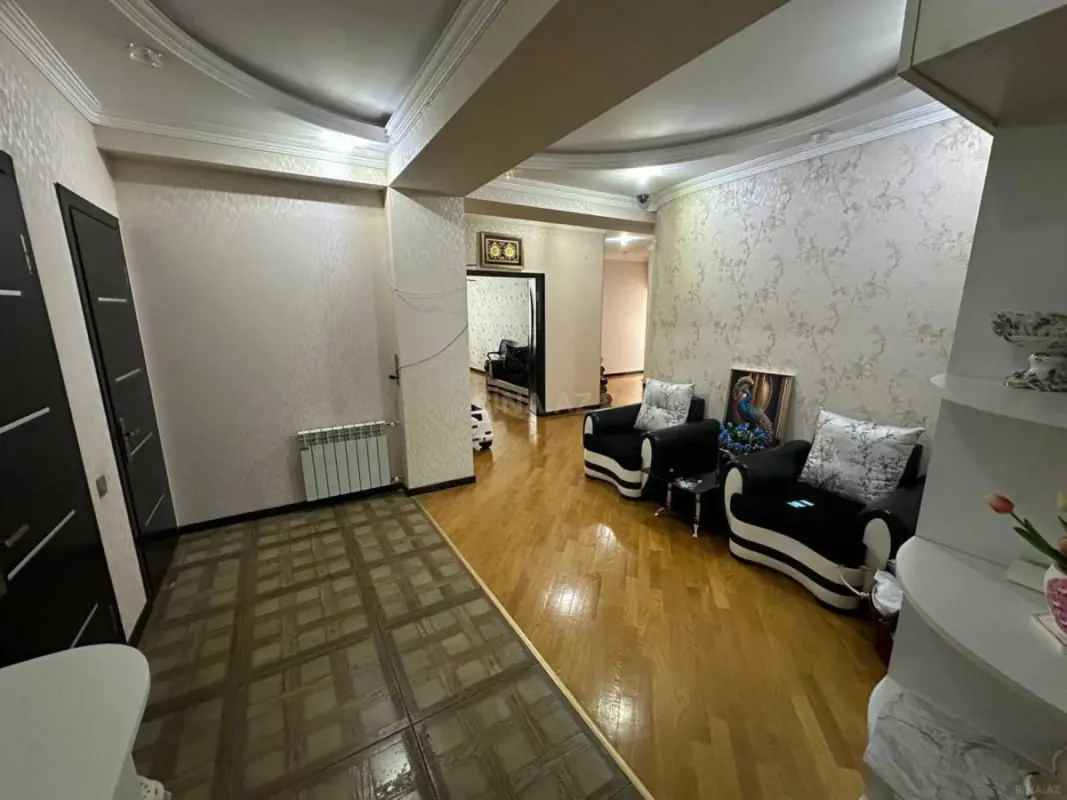 Satılır 3 otaqlı mənzil 127 m²