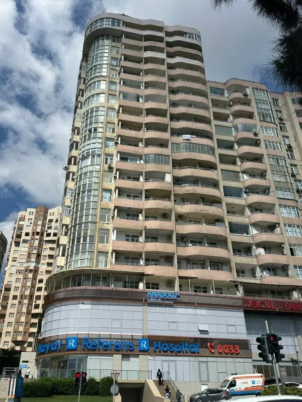 Satılır 3 otaqlı mənzil 150 m²