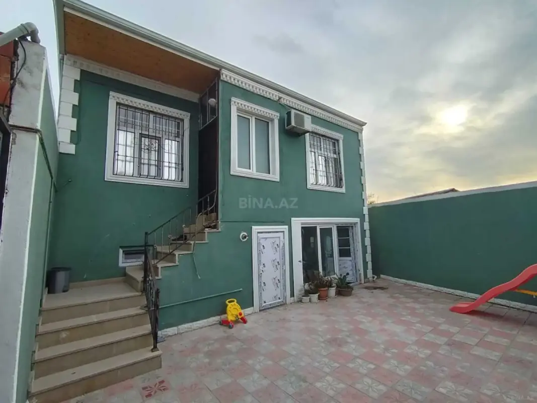 Satılır 7 otaqlı həyət evi 180 m²
