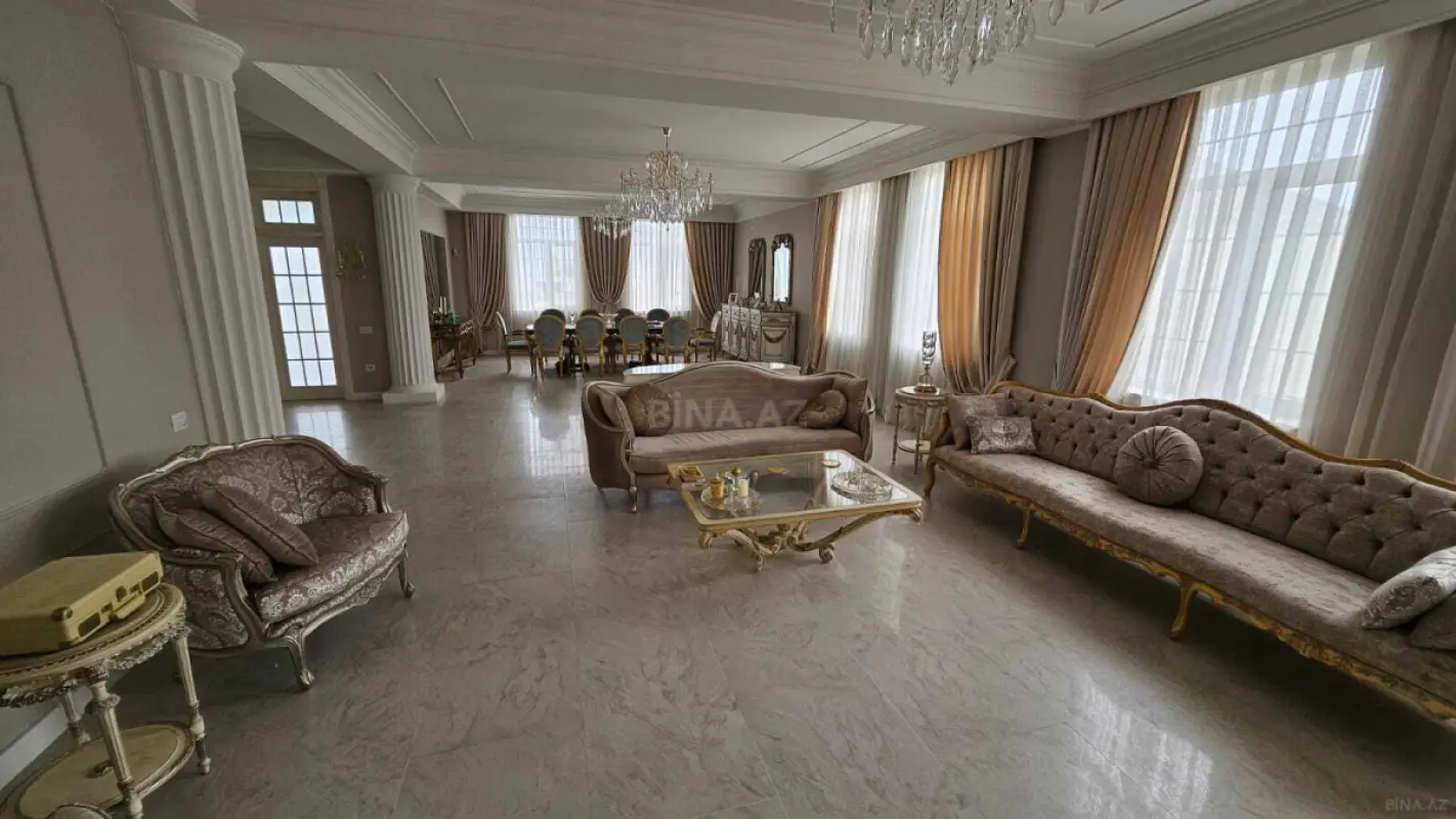 Satılır 12 otaqlı həyət evi 850 m²