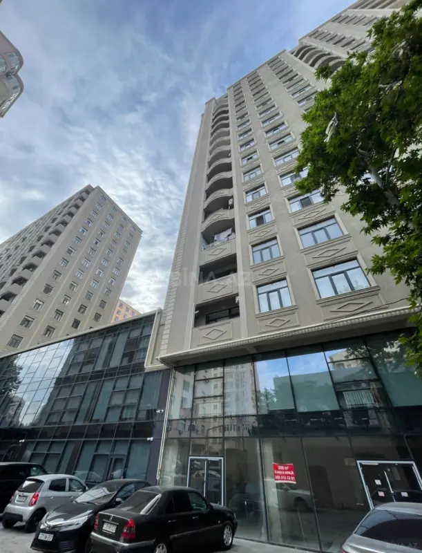 Satılır 4 otaqlı mənzil 159 m²