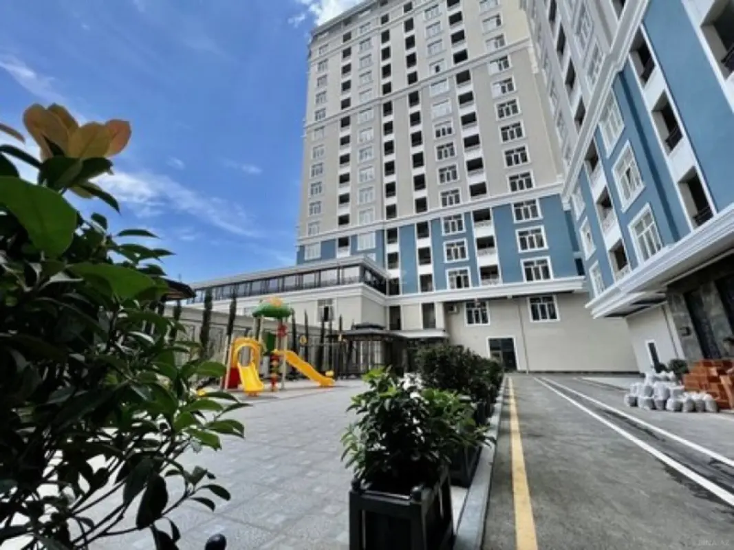 Kirayə verilir 2 otaqlı mənzil 105 m²