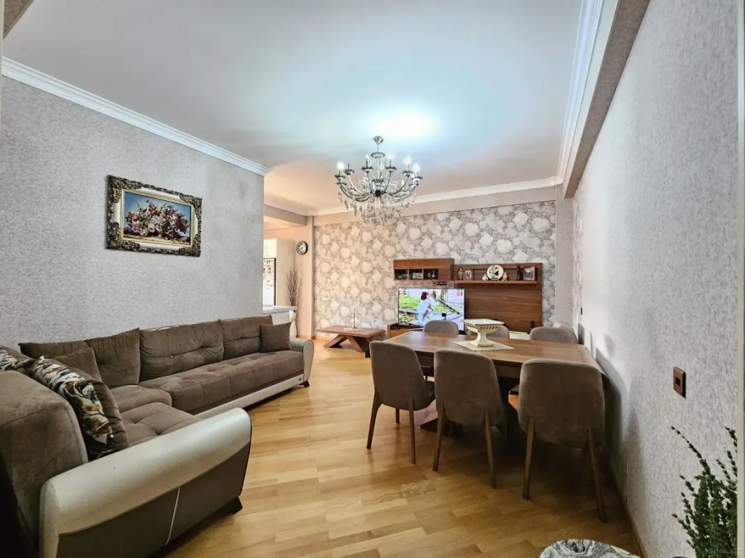 Satılır 3 otaqlı mənzil 110 m²