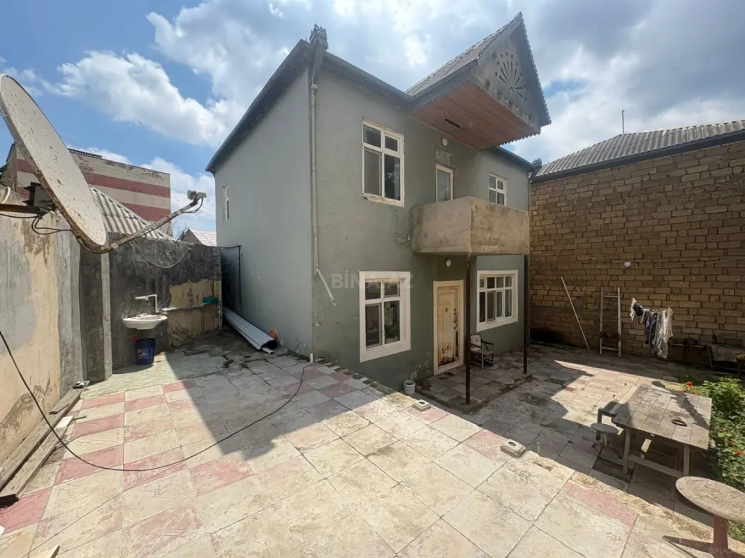 Satılır 4 otaqlı həyət evi 105 m²