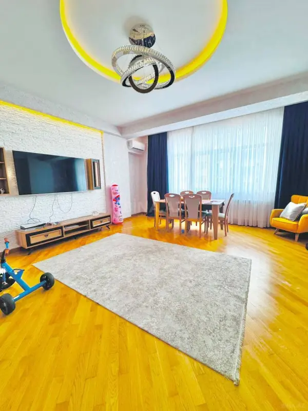 Satılır 3 otaqlı mənzil 115 m²
