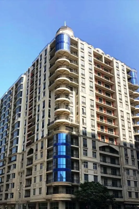 Satılır 3 otaqlı mənzil 164 m²