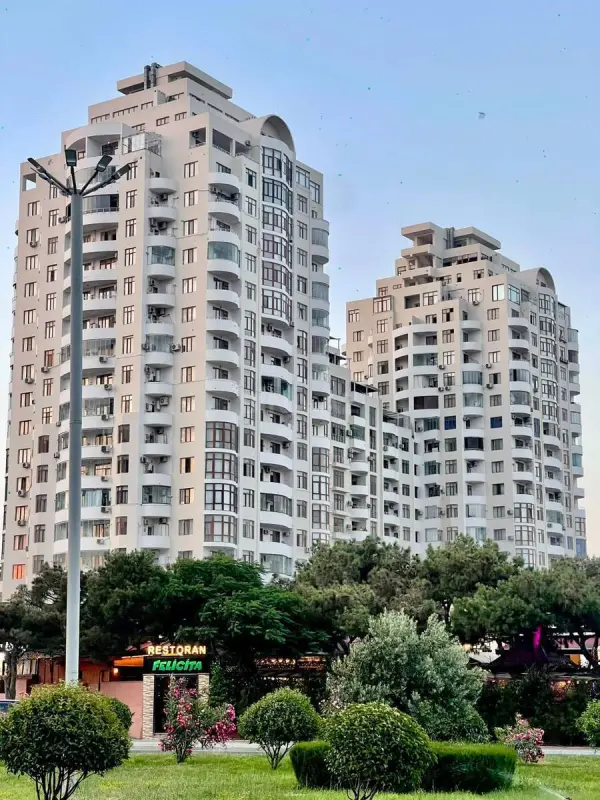 Kirayə verilir 3 otaqlı mənzil 150 m²